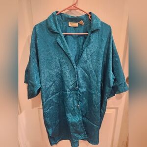 Victoria's Secret gold label sleep shirt size M/L pearl buttons